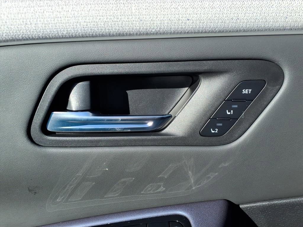 New 2026 Nissan Leaf Platinum+ image 18