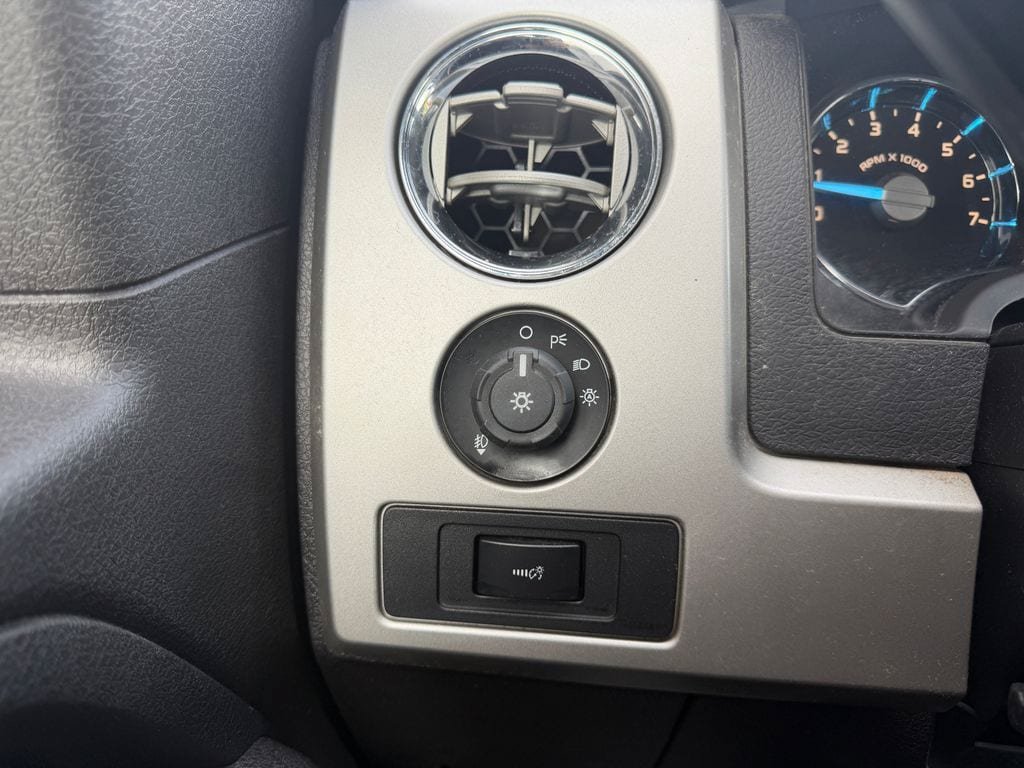 Used 2012 Ford F150 Lariat w/ Lariat Chrome Pkg AWD/4WD image 23