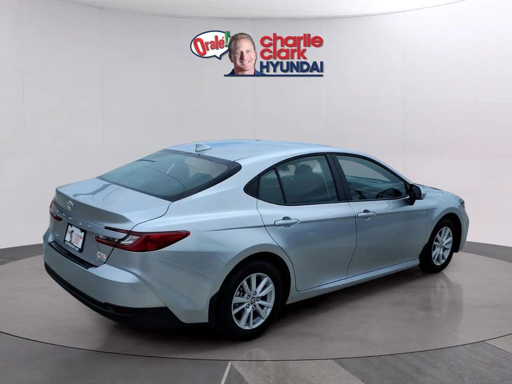 Used 2026 Toyota Camry LE FWD image 5