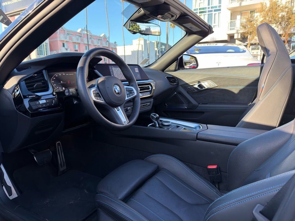 Used 2022 BMW Z4 M40i w/ Premium Package image 23