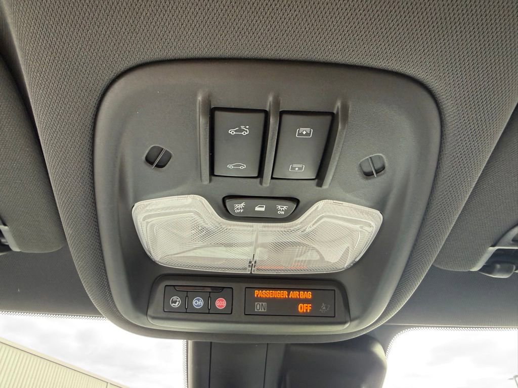 Used 2023 Chevrolet TrailBlazer RS w/ Sun and Liftgate Package image 32