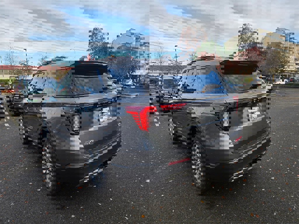 New 2025 Ford Explorer Active w/ Active Comfort Package image 7