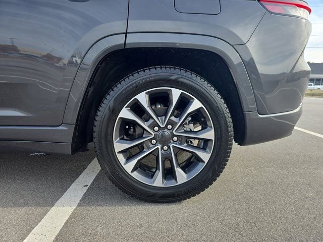 Used 2025 Jeep Grand Cherokee Overland w/ Adv Protech Group III image 33