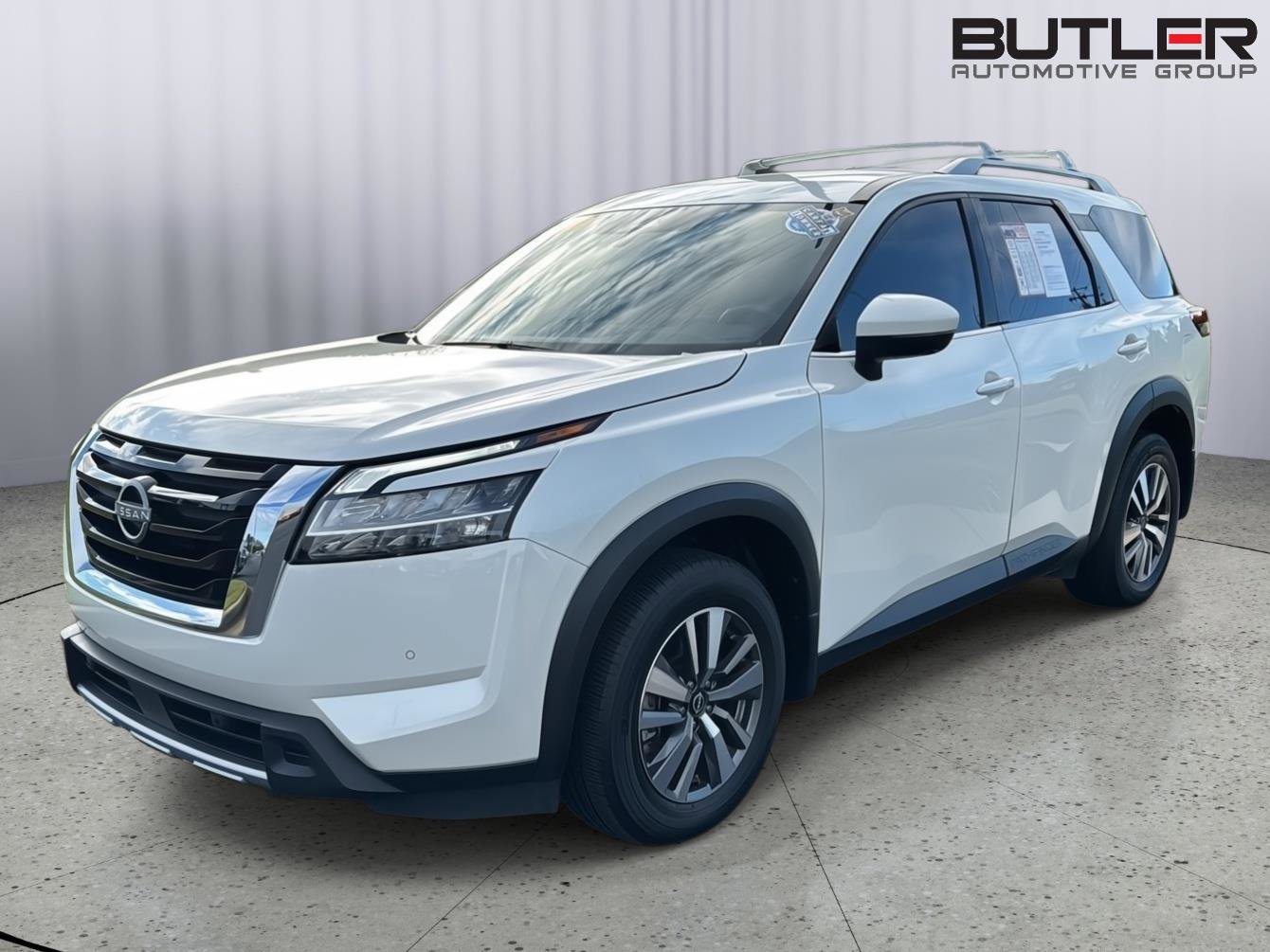 Used 2024 Nissan Pathfinder SL image 2