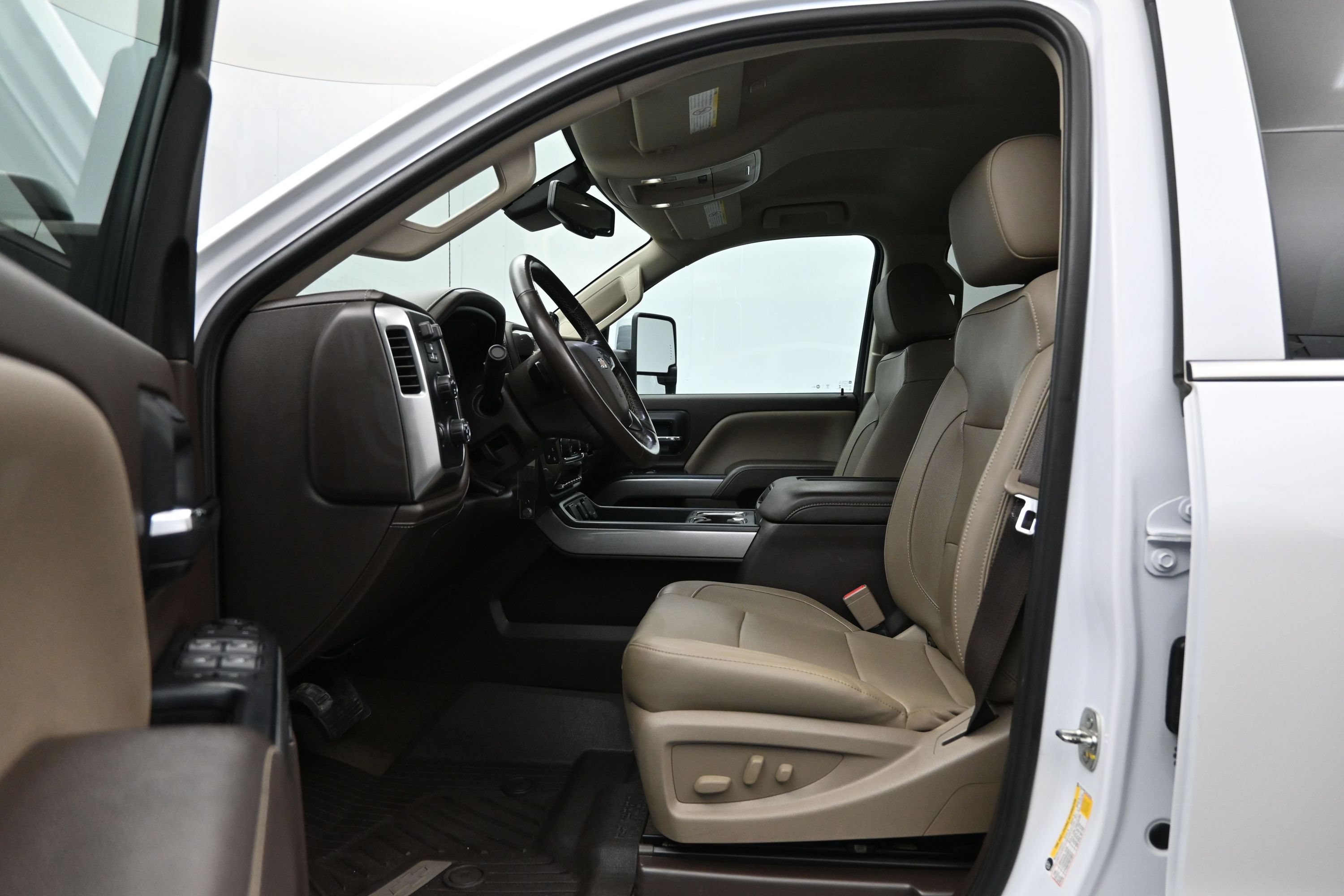 Used 2018 Chevrolet Silverado 2500 LTZ w/ Duramax Plus Package AWD/4WD image 9