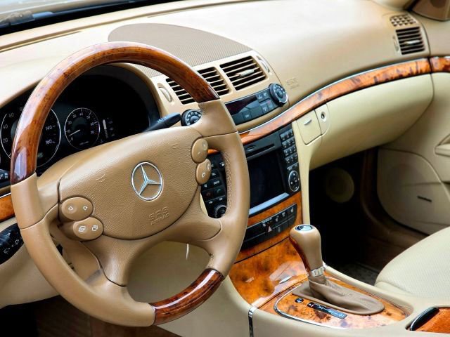 Used 2009 Mercedes-Benz E 350 4MATIC Wagon image 11