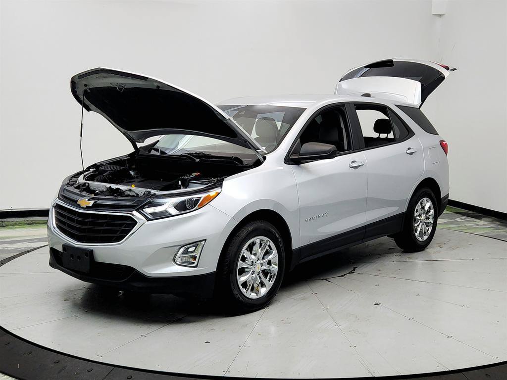Used 2020 Chevrolet Equinox LS w/ LPO, Floor Liner Package FWD image 9