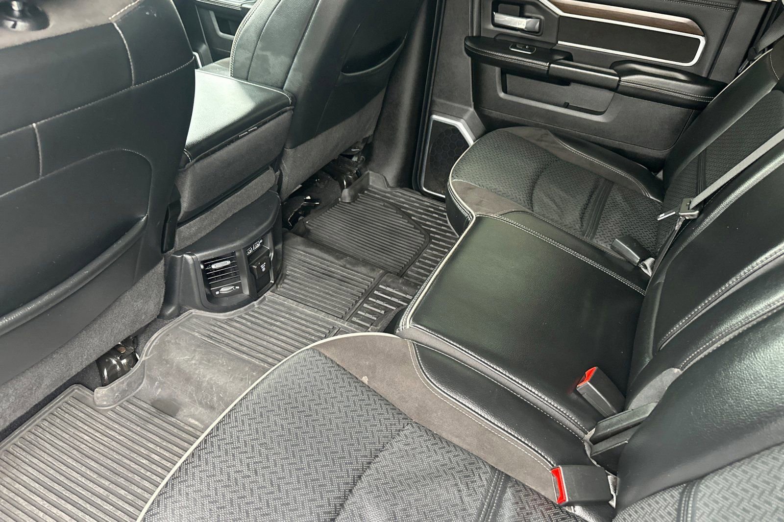 Used 2024 RAM 2500 Laramie image 13