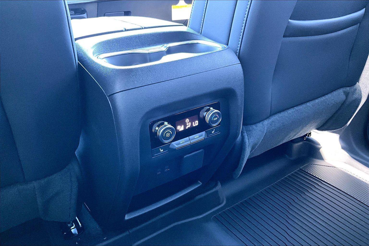 New 2026 Buick Enclave Avenir w/ Super Cruise Package FWD image 24