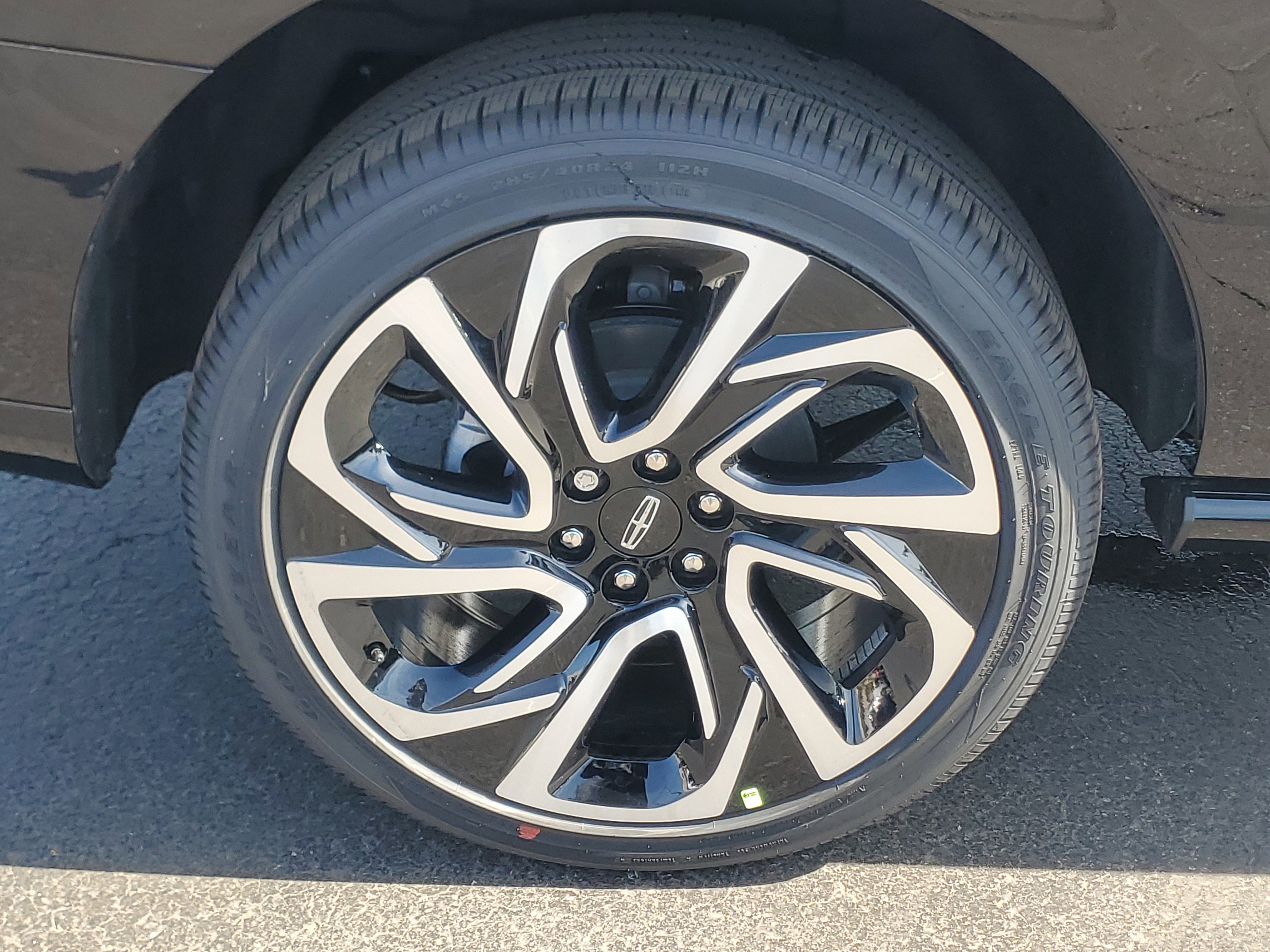 New 2026 Lincoln Navigator Reserve AWD/4WD image 4