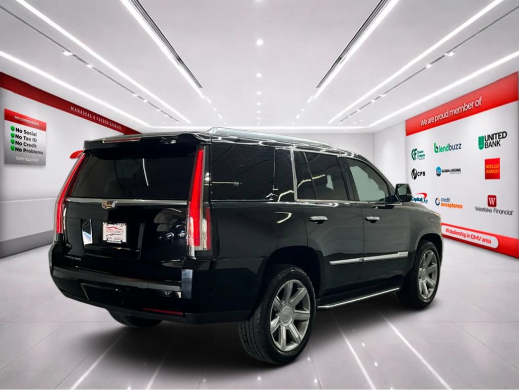 Used 2020 Cadillac Escalade Luxury AWD/4WD image 7