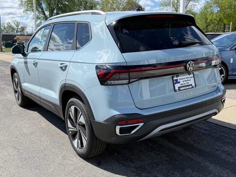 New 2026 Volkswagen Taos SE AWD/4WD image 3