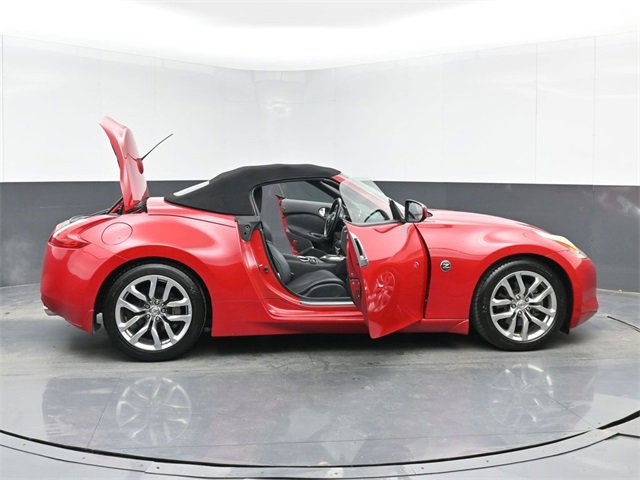 Used 2010 Nissan 370Z Touring image 52