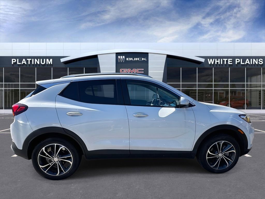 Used 2023 Buick Encore GX Select image 2