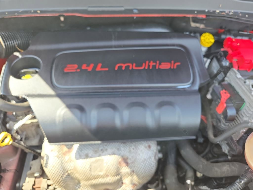 Used 2018 Jeep Renegade Latitude w/ Cold Weather Group image 17