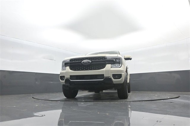 New 2025 Ford Ranger Lariat w/ FX4 Off-Road Package image 32