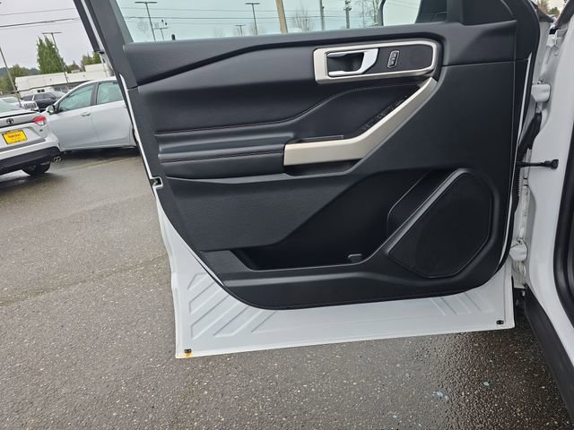 Used 2023 Ford Explorer XLT w/ Equipment Group 202A image 19