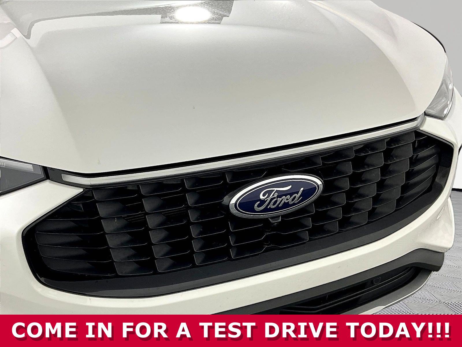 Used 2023 Ford Escape Platinum AWD/4WD image 28