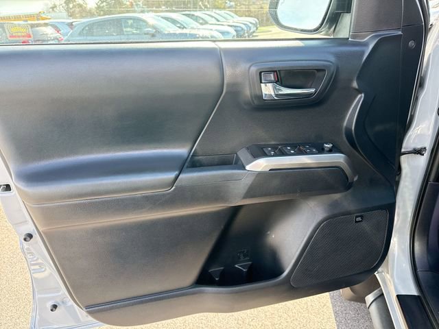 Used 2018 Toyota Tacoma Limited image 14