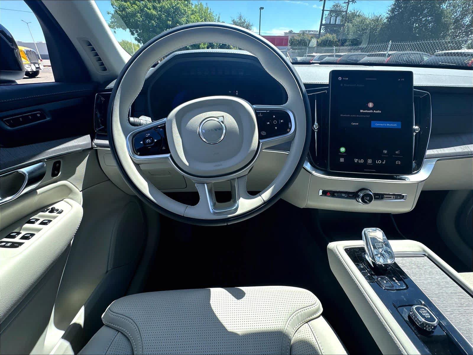 New 2026 Volvo XC90 T8 Ultra w/ Protection Package AWD/4WD image 15