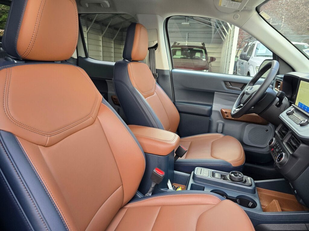 Used 2024 Ford Maverick Lariat FWD image 13