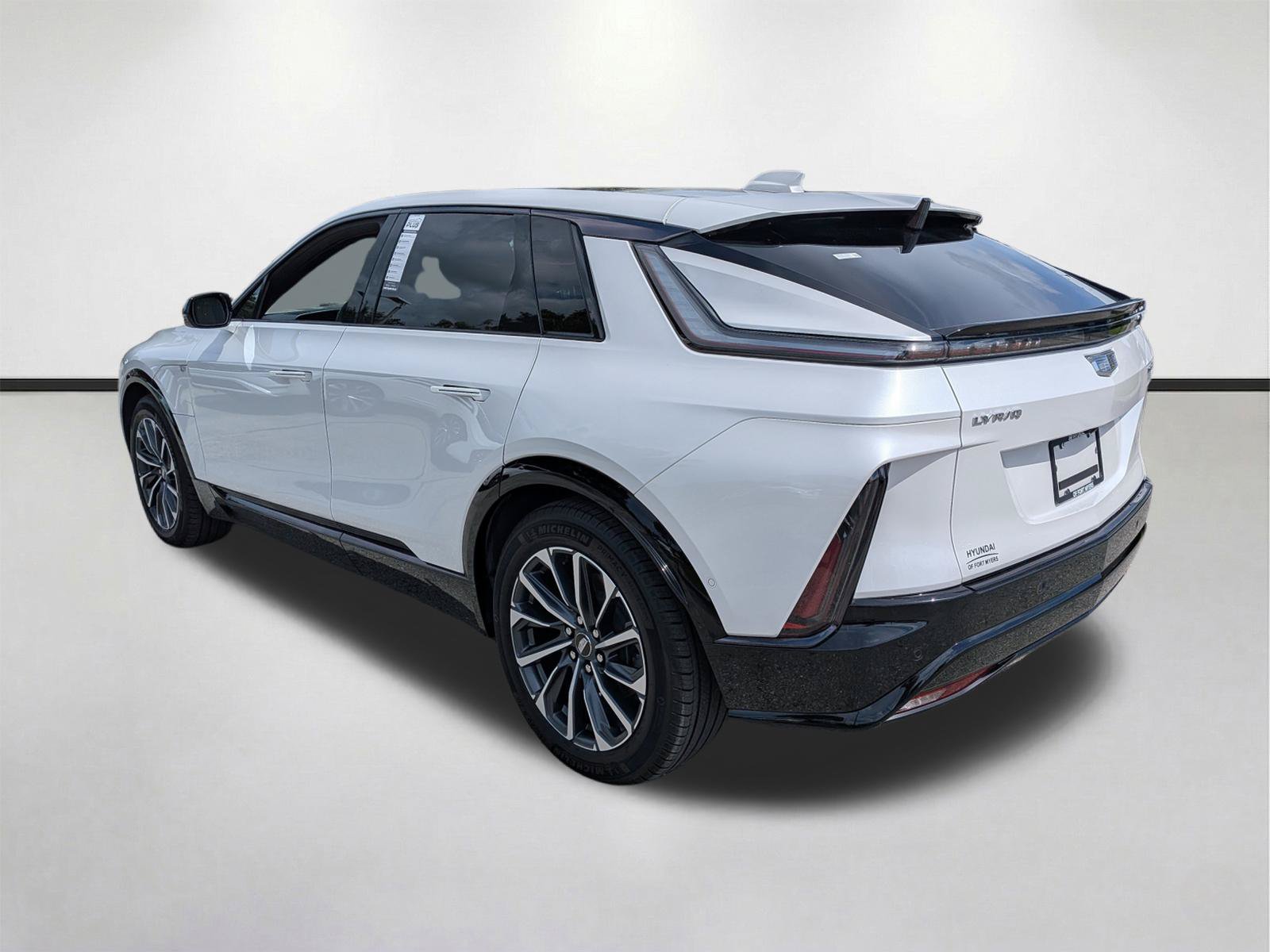 Used 2024 Cadillac Lyriq Sport w/ LPO, Floor Liner Package AWD/4WD image 6