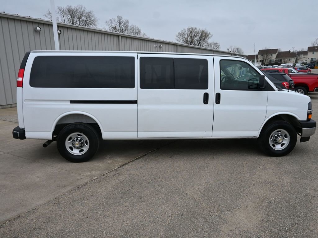 Used 2025 Chevrolet Express 3500 LT w/ LT Preferred Equipment Group image 9