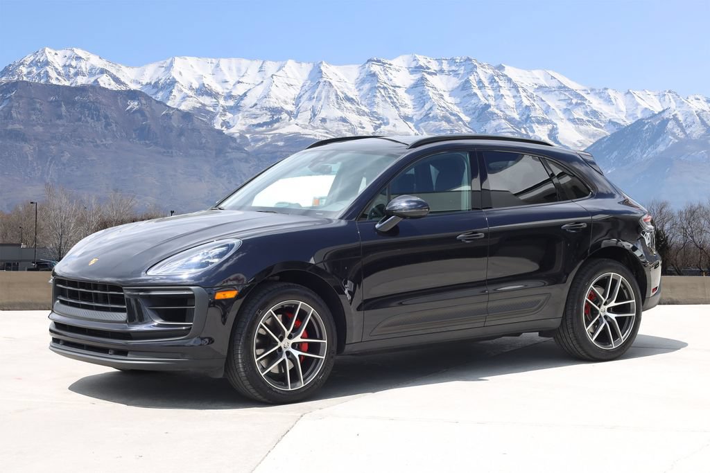 Used 2022 Porsche Macan S w/ Premium Package Plus AWD/4WD image 2