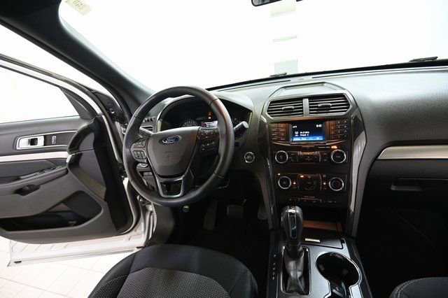 Used 2019 Ford Explorer XLT w/ Class III Trailer Tow Package AWD/4WD image 29