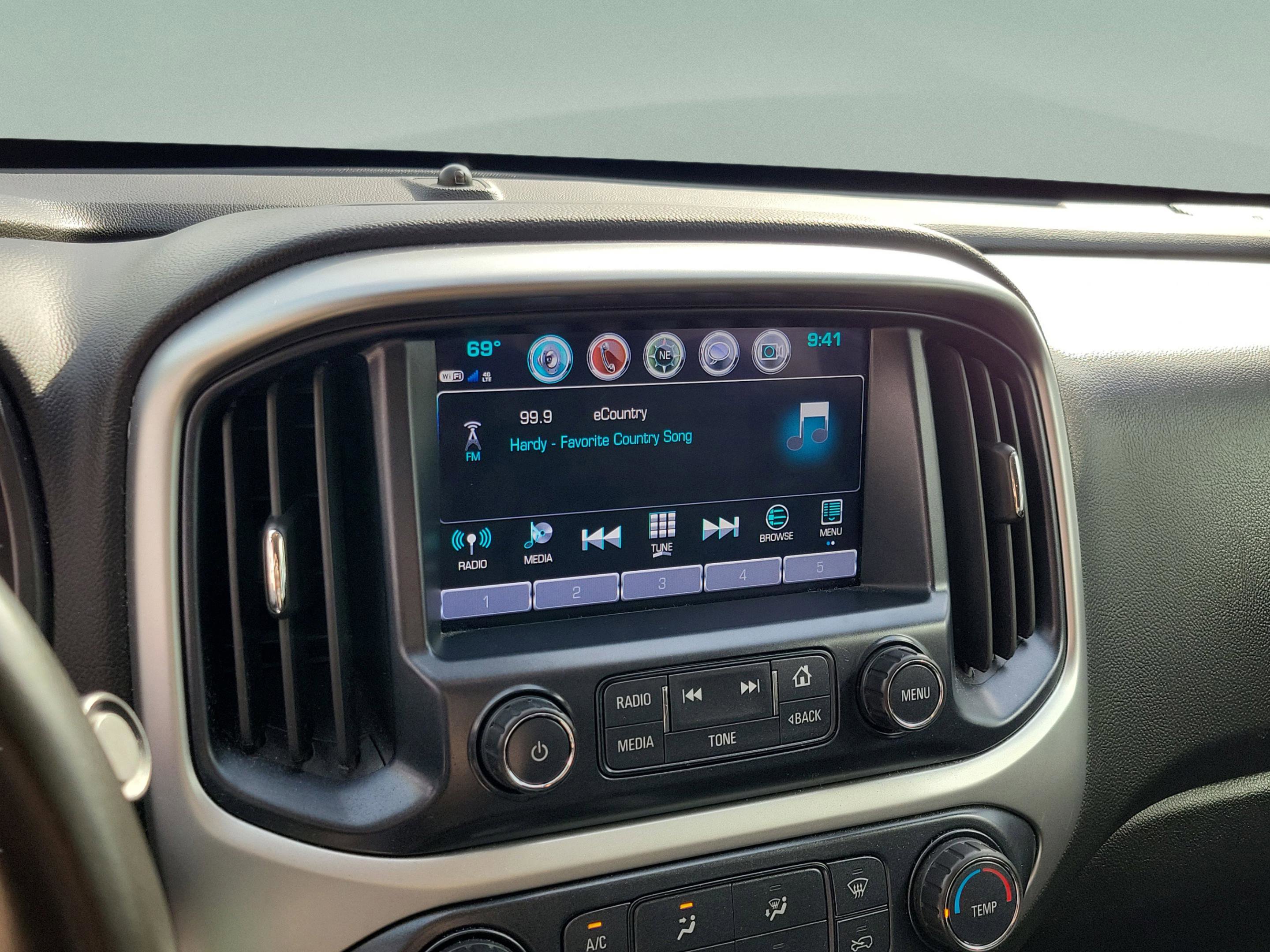 Used 2018 Chevrolet Colorado LT w/ Redline Special Edition AWD/4WD image 17