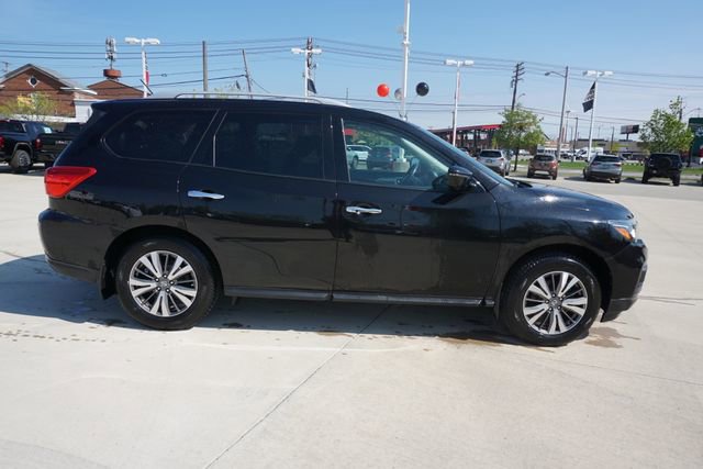 Used 2017 Nissan Pathfinder SL w/ SL Premium Package FWD image 3