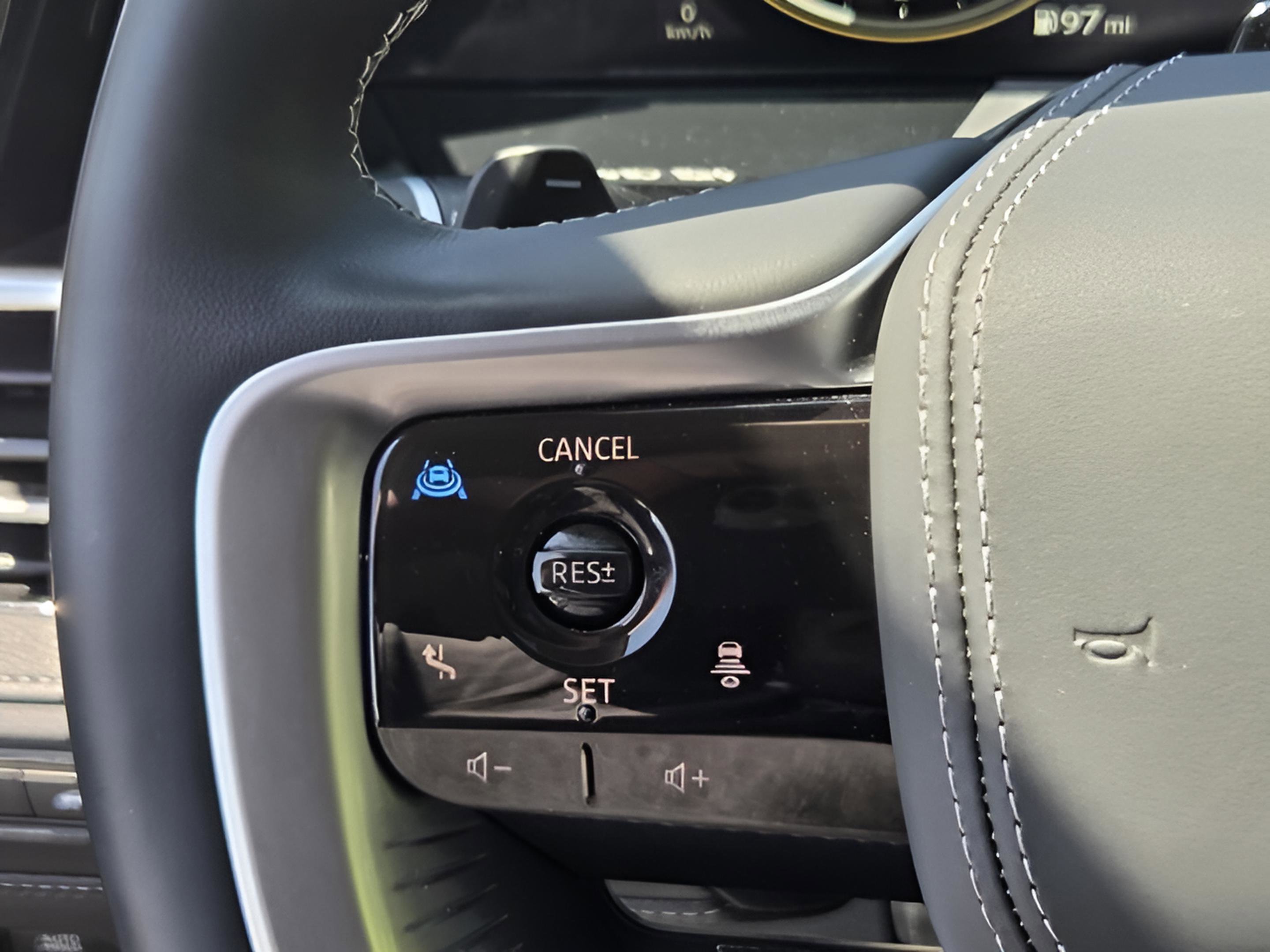 Used 2025 INFINITI QX80 Sensory AWD/4WD image 25