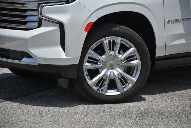 Used 2024 Chevrolet Suburban High Country AWD/4WD image 2