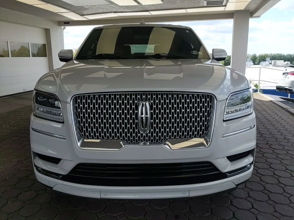 Used 2021 Lincoln Navigator Reserve AWD/4WD image 2