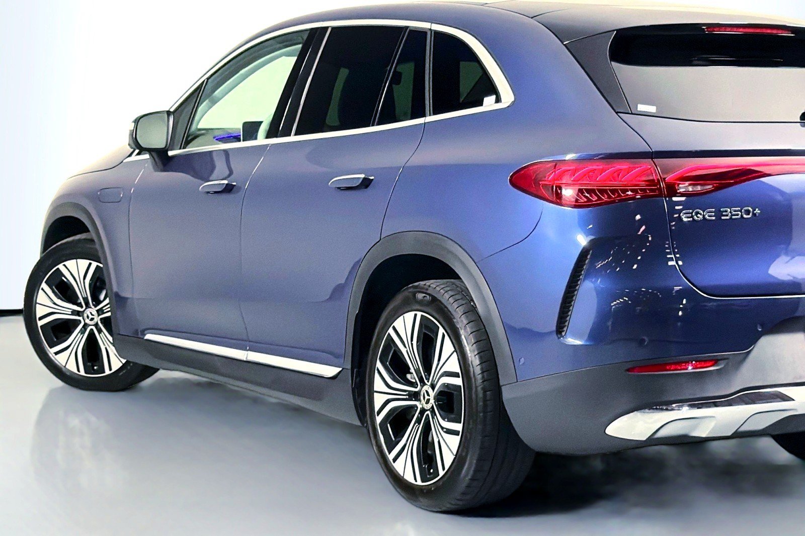 Certified 2023 Mercedes-Benz EQE 350+ SUV image 14