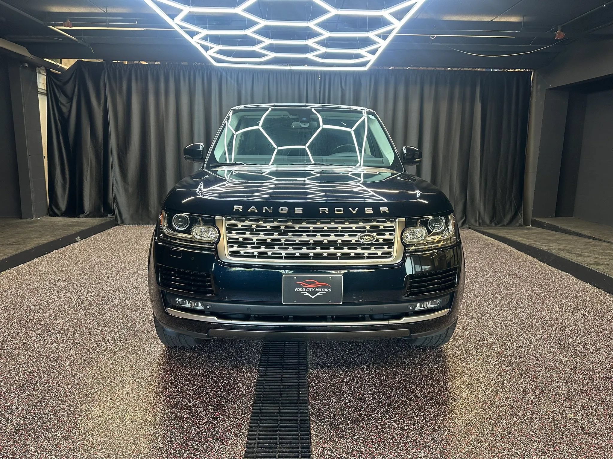 Used 2014 Land Rover Range Rover HSE AWD/4WD image 2