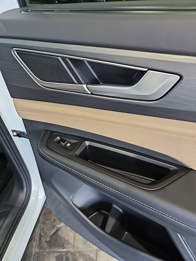 New 2026 Volkswagen Atlas Cross Sport SE image 16