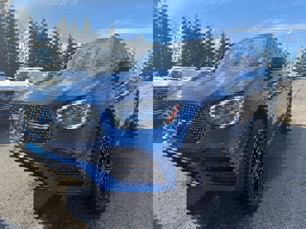 Used 2022 Mercedes-Benz GLC 300 4MATIC image 3