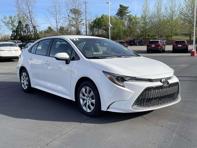 Used 2022 Toyota Corolla LE image 6