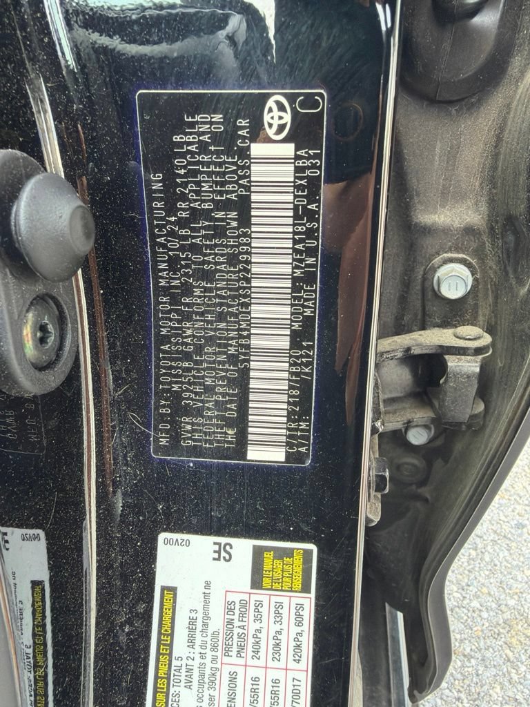 Used 2025 Toyota Corolla LE FWD image 11