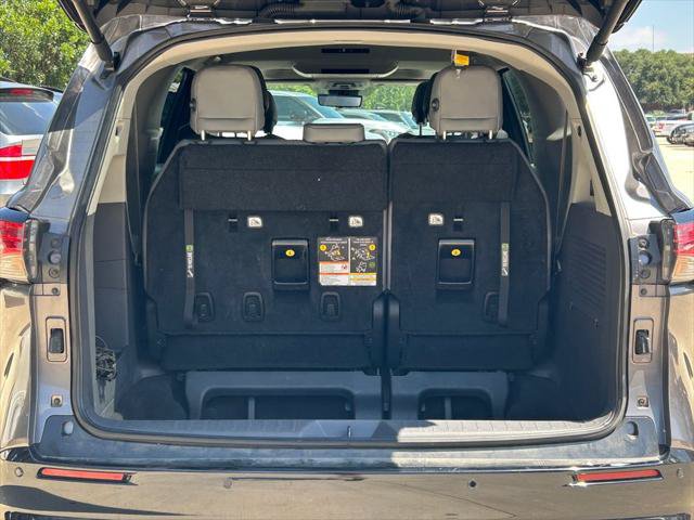 Certified 2023 Toyota Sienna Limited AWD/4WD image 16