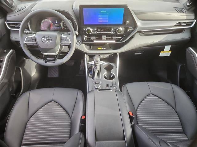 New 2026 Toyota Highlander XSE AWD/4WD image 14