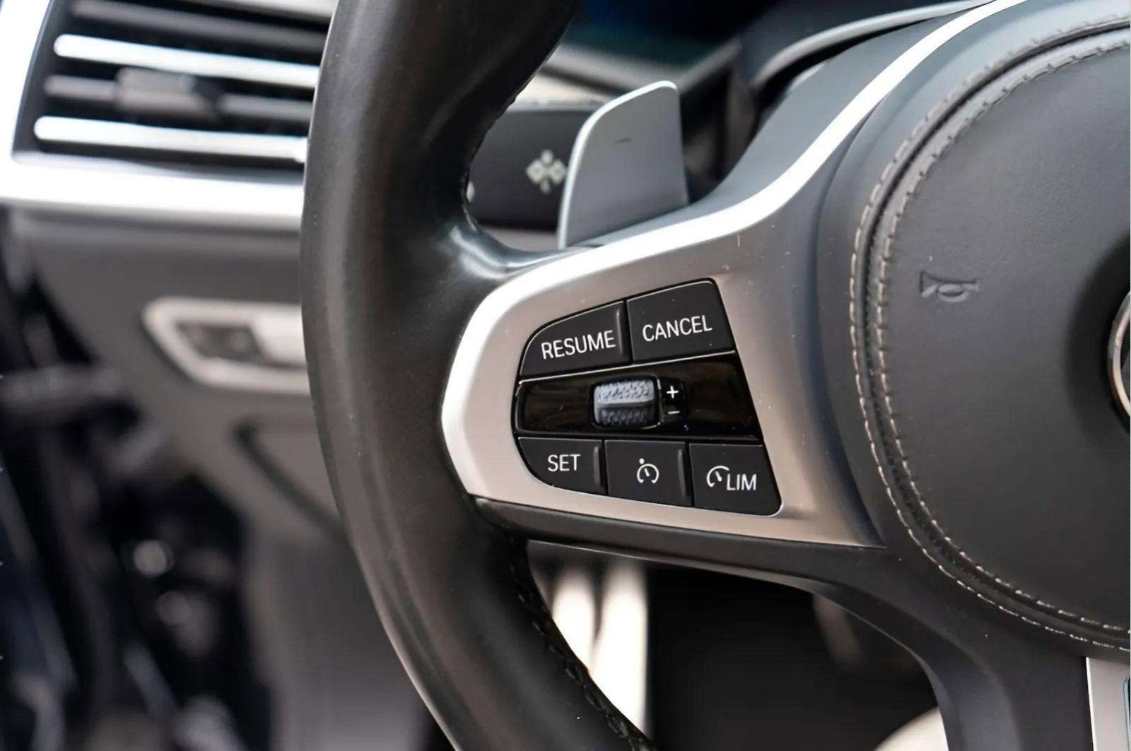 Used 2021 BMW X6 xDrive40i w/ M Sport Package image 39