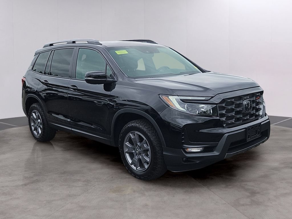 Certified 2025 Honda Passport TrailSport image 3