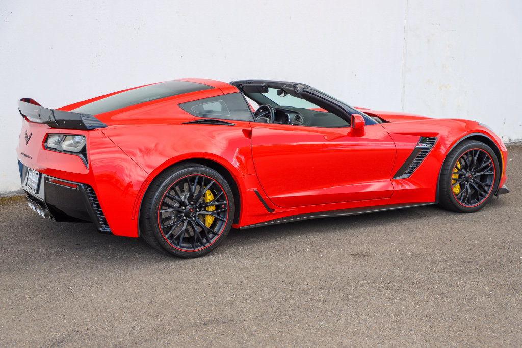 Used 2017 Chevrolet Corvette Z06 w/ Z07 Performance Package RWD image 25