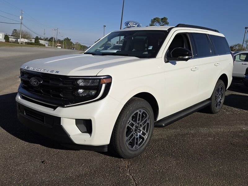 New 2026 Ford Expedition Active image 3