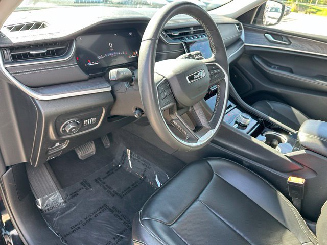 Used 2023 Jeep Grand Cherokee Limited w/ Luxury Tech Group II AWD/4WD image 22