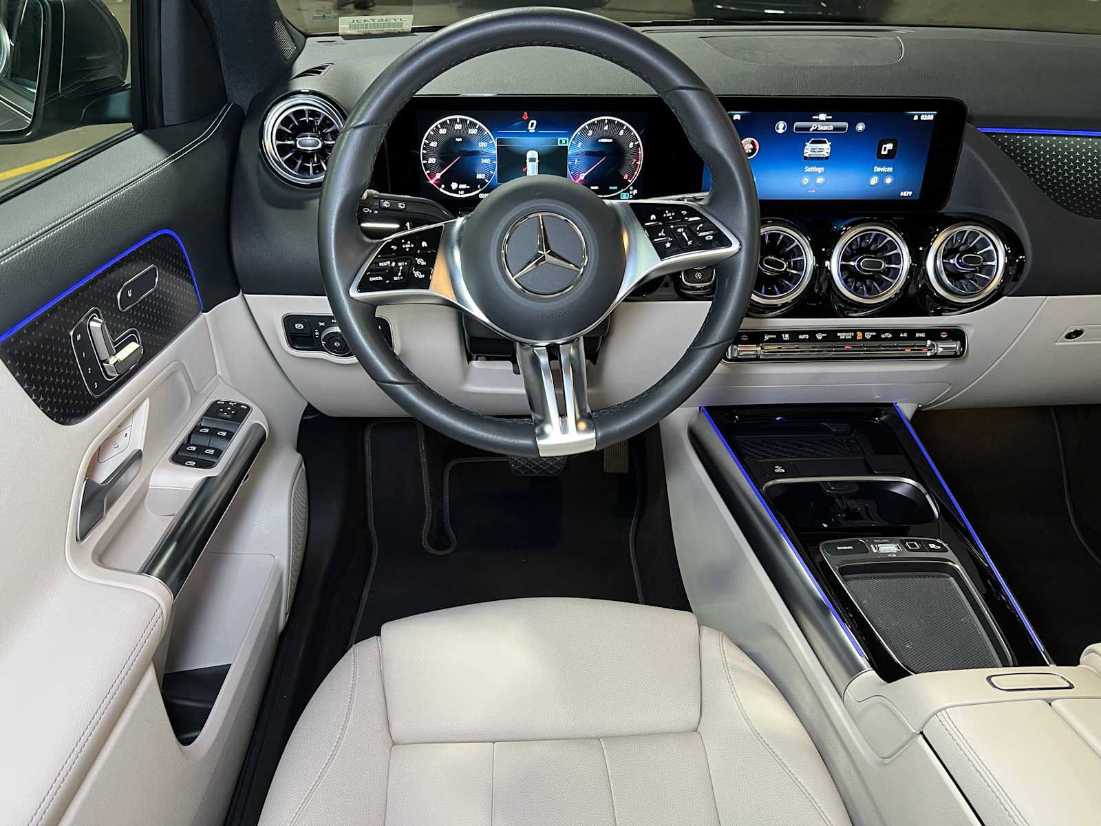 Used 2025 Mercedes-Benz GLA 250 4MATIC image 37