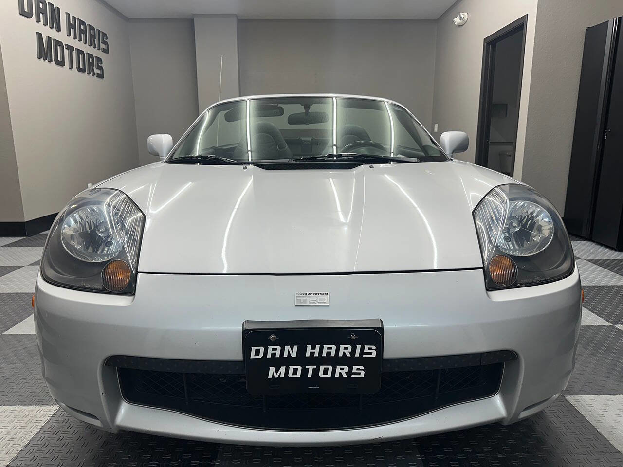 Used 2001 Toyota MR2 RWD image 5