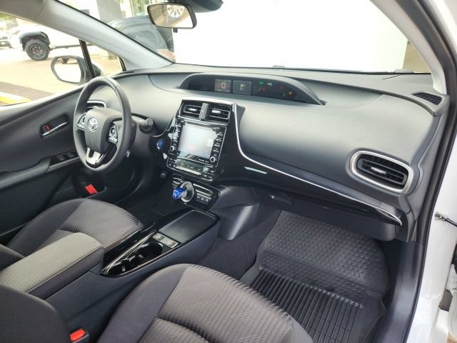 Used 2022 Toyota Prius Prime LE FWD image 25